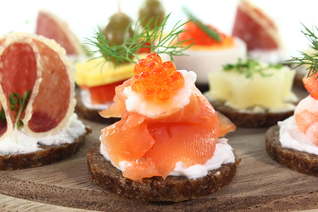 cropped-2554172-canapes.png
